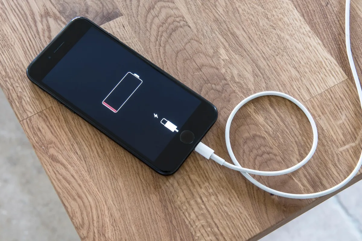 Da li smijete da koristite telefon dok se puni? Stručnjaci otkrili istinu