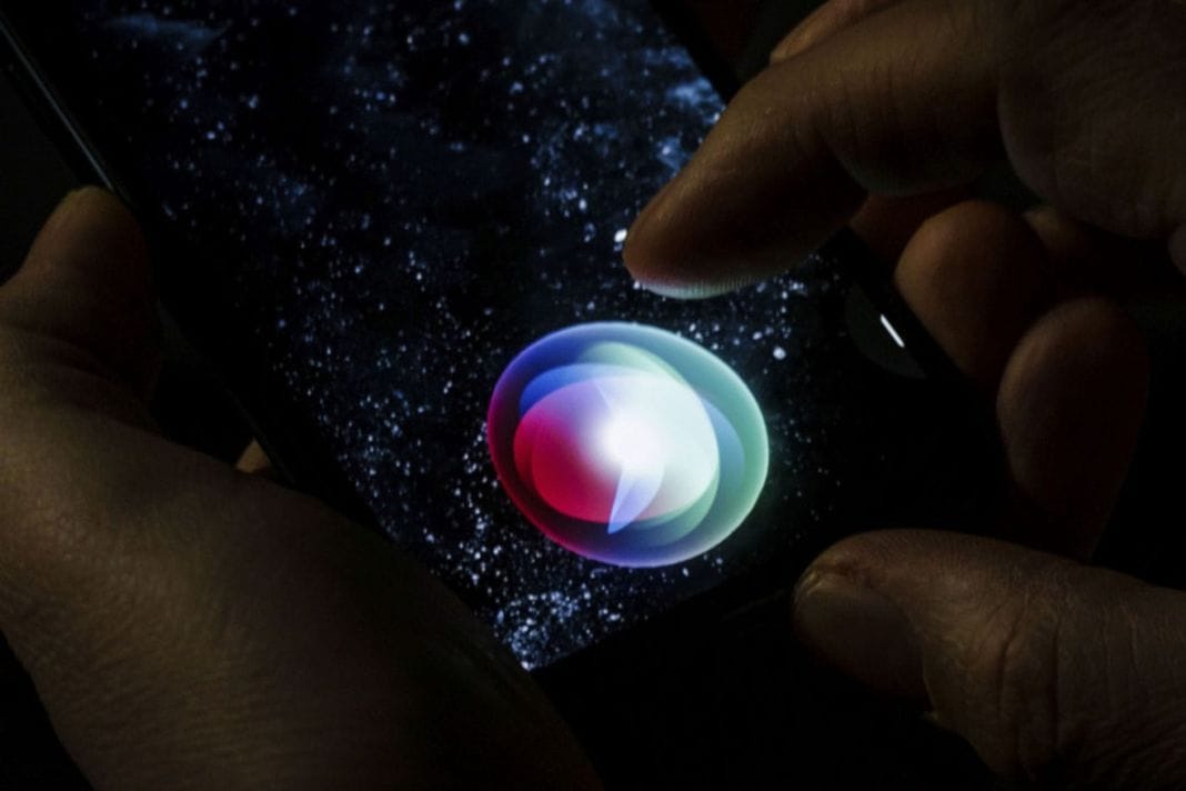 Apple tvrdi: Nova Siri neće da vam podilazi