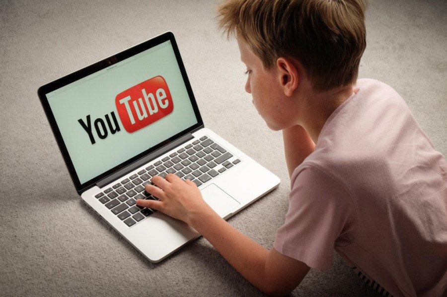 YouTube uvodi nova pravila: AI će pogađati vaše godine