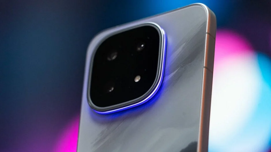 Predstavljen Vivo iQOO 15