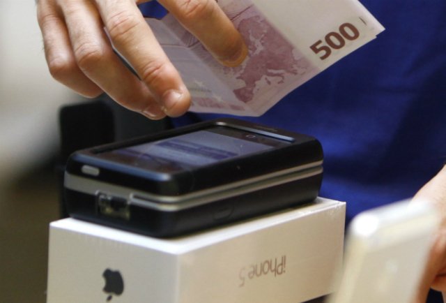 Apple razmišlja o jeftinijiem iPhoneu?